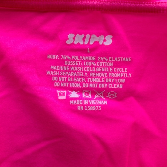 Hot Neon Pink SKIMS Set Bandeau Bra & BoyShort Large - Picture 7 of 7